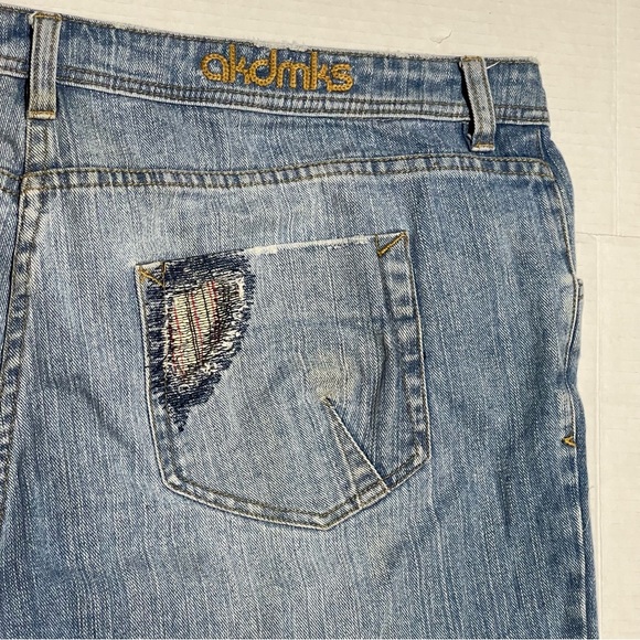 AKDMKS Knee length Jean Shorts Blue Embroidered Patches Urban Wear Mens Size 38 - Picture 9 of 12